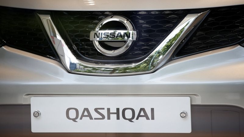 Nissan slíbil zachovat sedm tisíc pracovních míst v